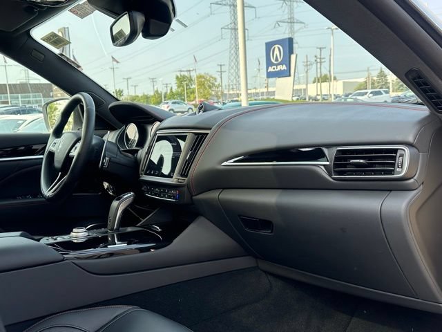 Used 2024 Maserati Levante GT Ultima AWD/4WD image 21