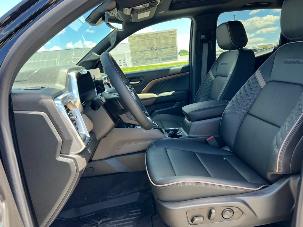 New 2026 GMC Canyon Denali AWD/4WD image 3
