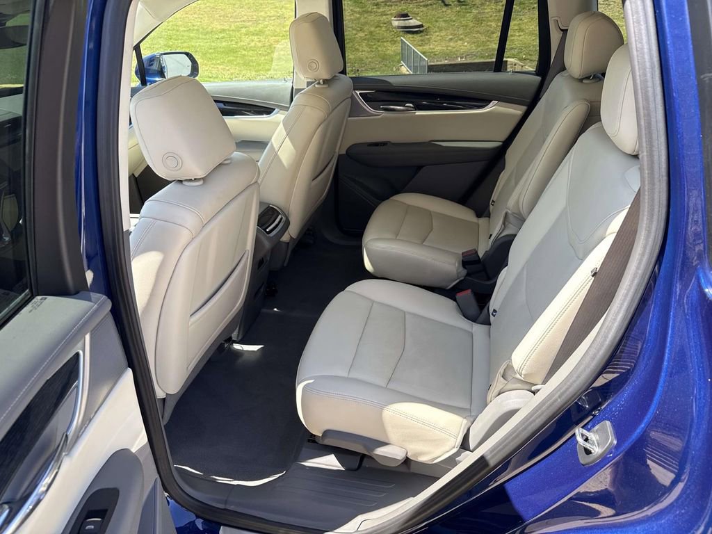 Used 2024 Cadillac XT6 Premium Luxury AWD/4WD image 10