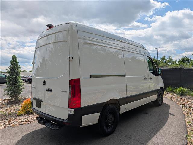 Used 2025 Mercedes-Benz Sprinter 2500 image 5