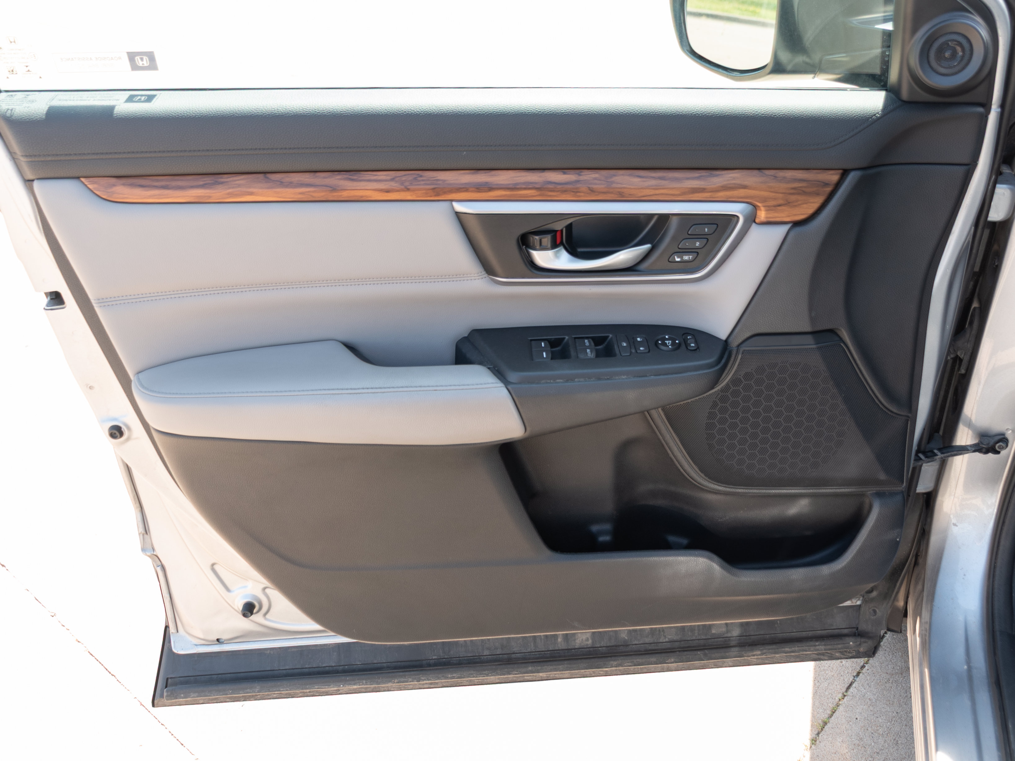 Used 2017 Honda CR-V Touring image 9