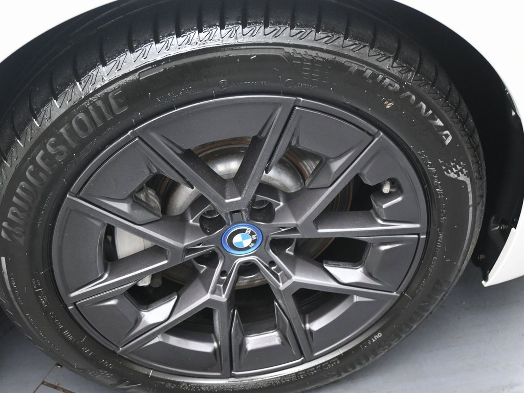 Used 2022 BMW i4 eDrive40 w/ Premium Package image 40