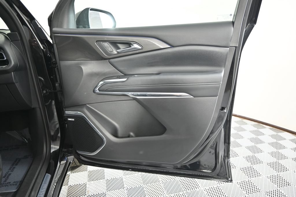 Used 2026 Chevrolet Traverse High Country w/ LPO, Floor Liner Package AWD/4WD image 12