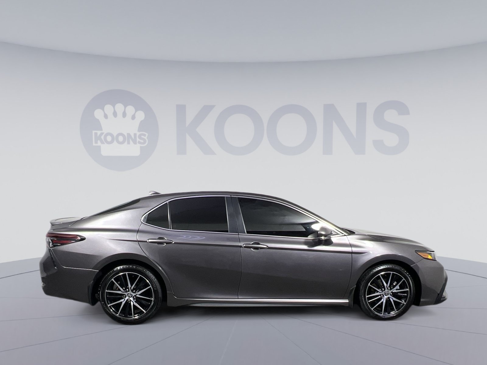 Used 2024 Toyota Camry SE FWD image 12