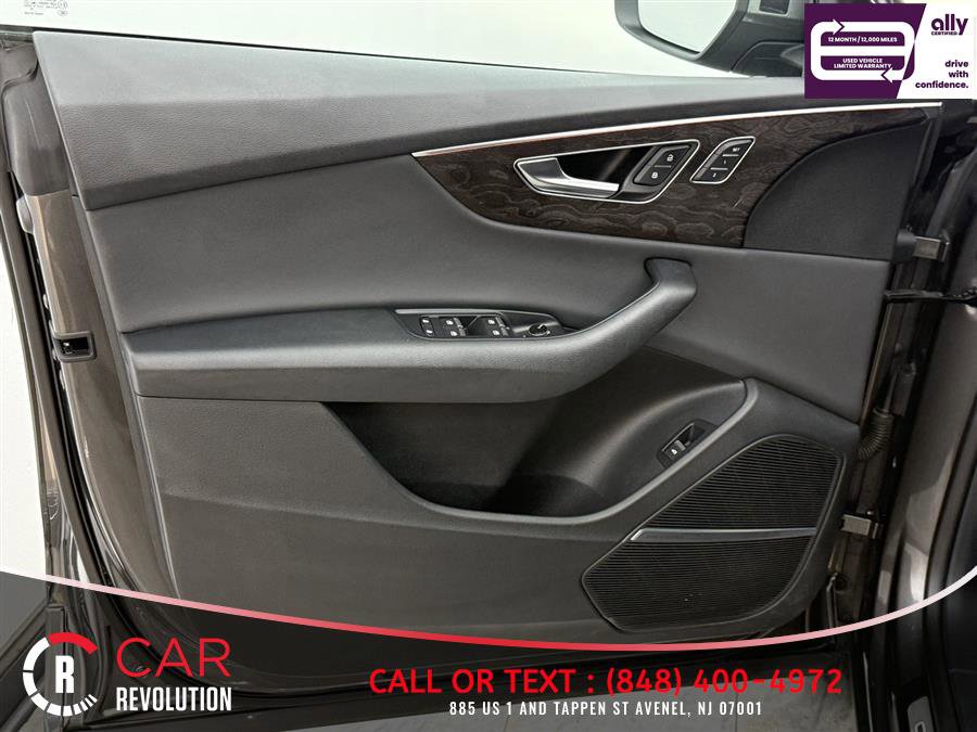 Used 2019 Audi Q8 Premium Plus AWD/4WD image 39