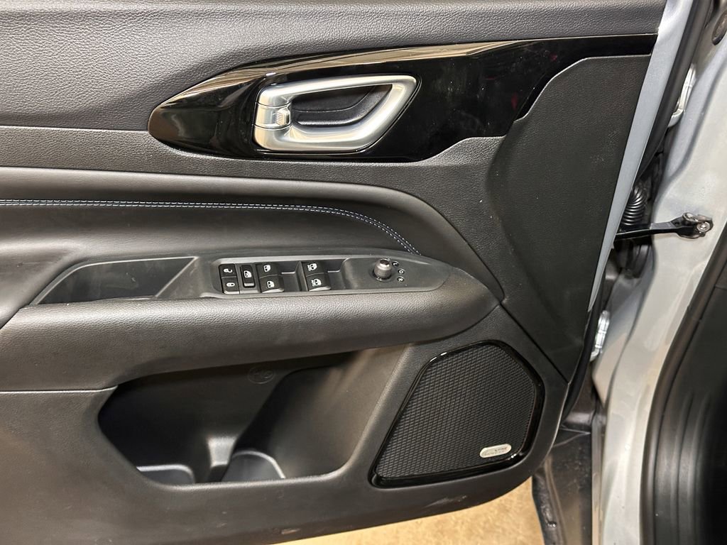 New 2026 Jeep Compass Limited w/ Sun, Sound & Navigation Group image 17