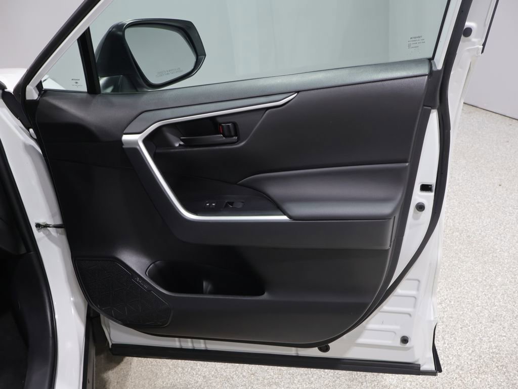Used 2023 Toyota RAV4 LE image 23