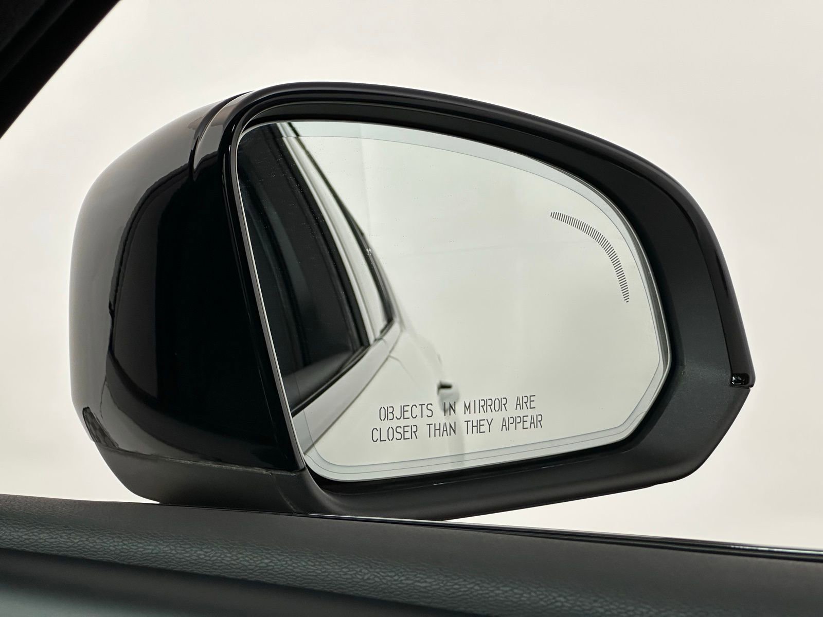 Used 2023 Volvo XC40 Recharge Plus image 28