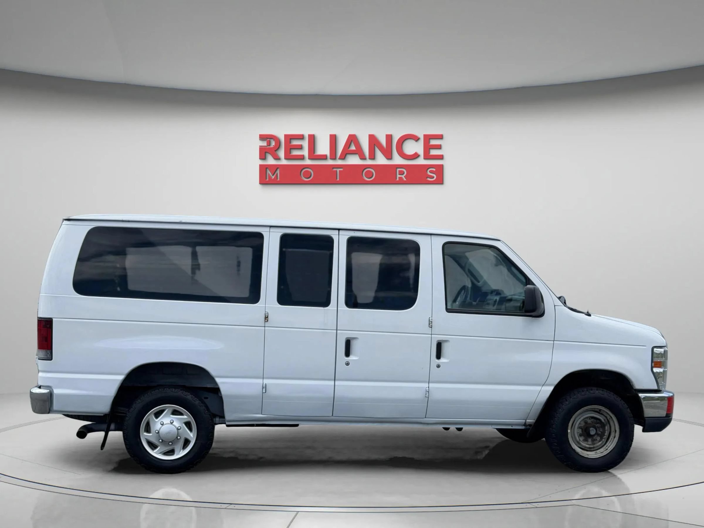 Used 2012 Ford E-350 and Econoline 350 XLT RWD image 8