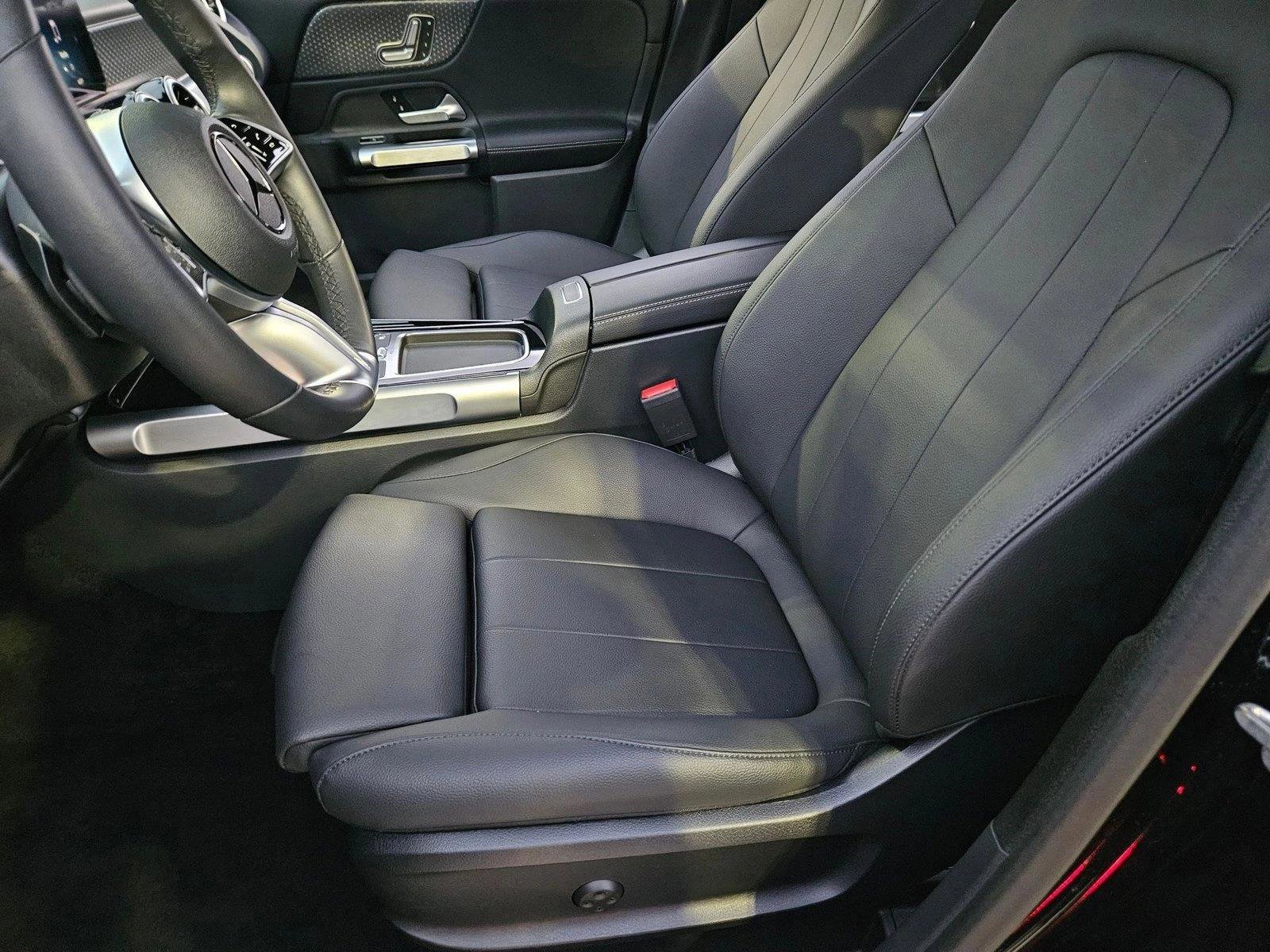 Used 2025 Mercedes-Benz GLB 250 image 15