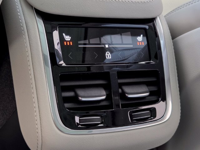 New 2026 Volvo XC90 B6 Ultra w/ Protection Package AWD/4WD image 13