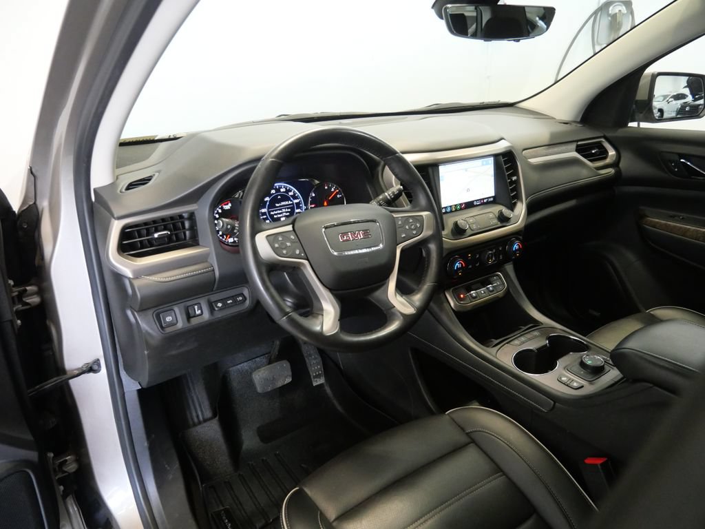 Used 2022 GMC Acadia Denali w/ Denali Ultimate Package AWD/4WD image 11