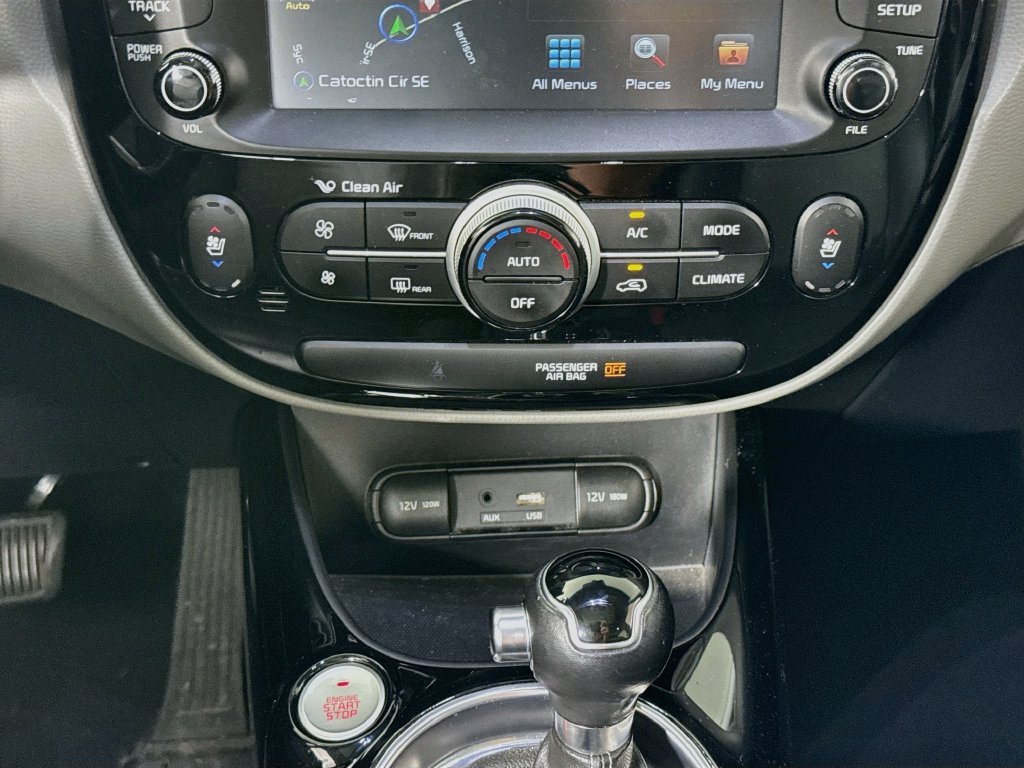 Used 2017 Kia Soul + w/ Primo Package FWD image 16