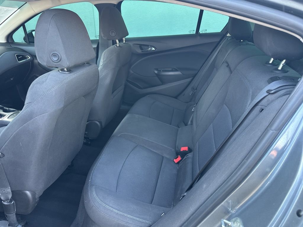 Used 2018 Chevrolet Cruze LT w/ Convenience Package FWD image 13