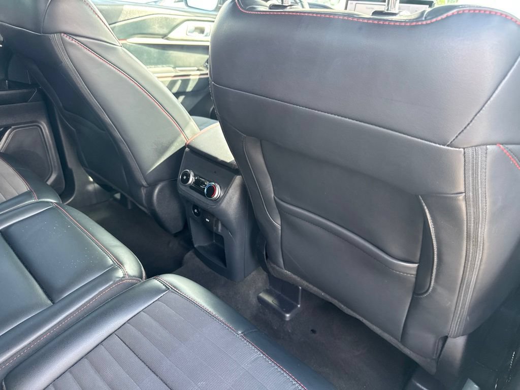 Certified 2025 Ford Explorer ST-Line w/ ST-Line Street Pack AWD/4WD image 41