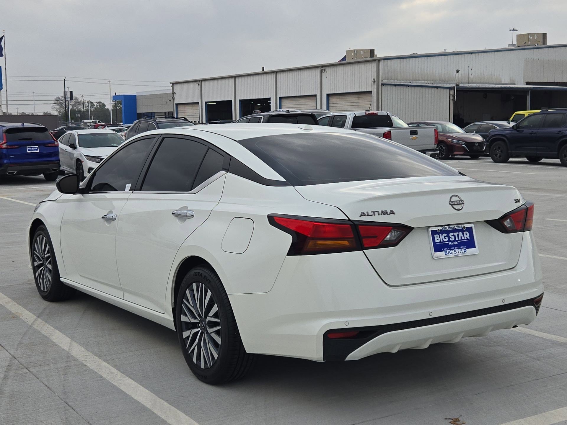 Used 2024 Nissan Altima 2.5 SV image 6