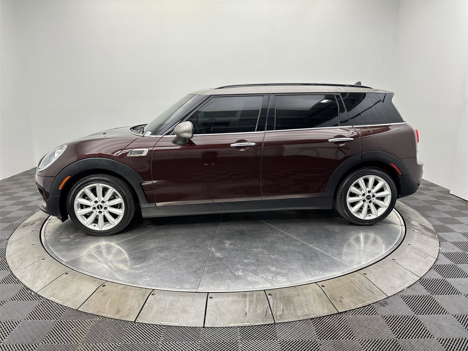 Used 2016 MINI Cooper Clubman image 16