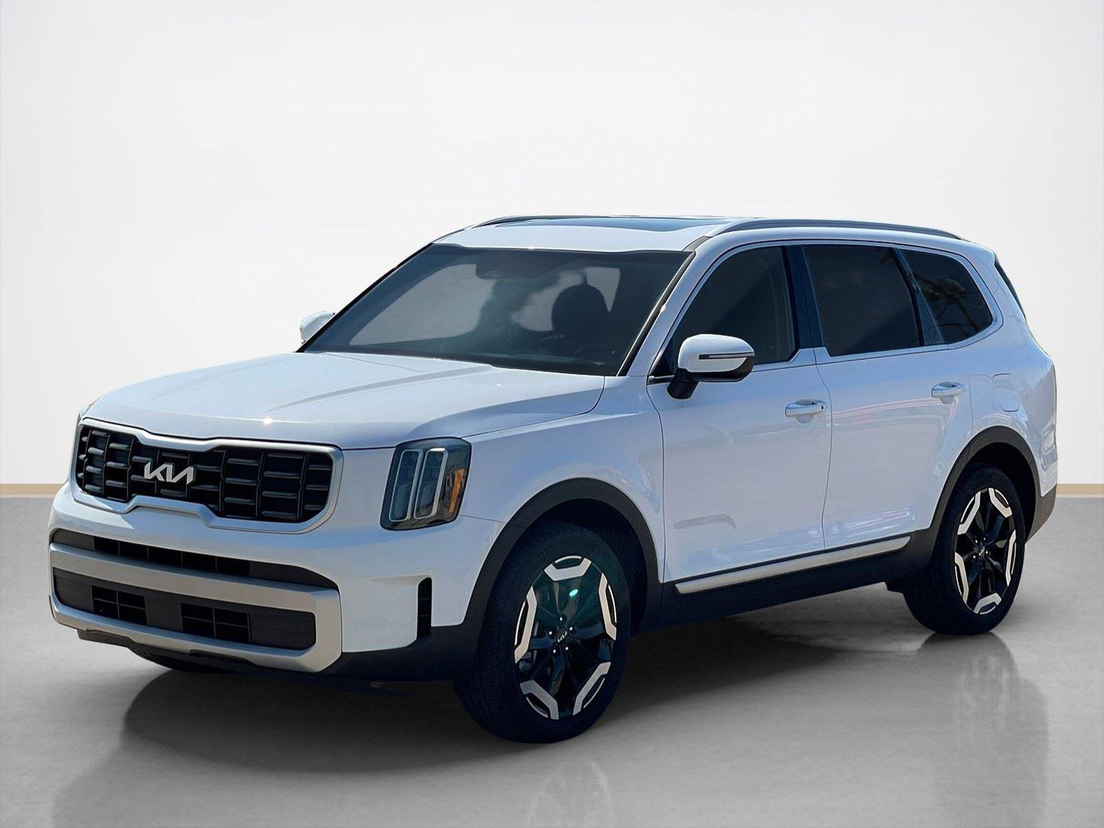 Used 2025 Kia Telluride S FWD image 3