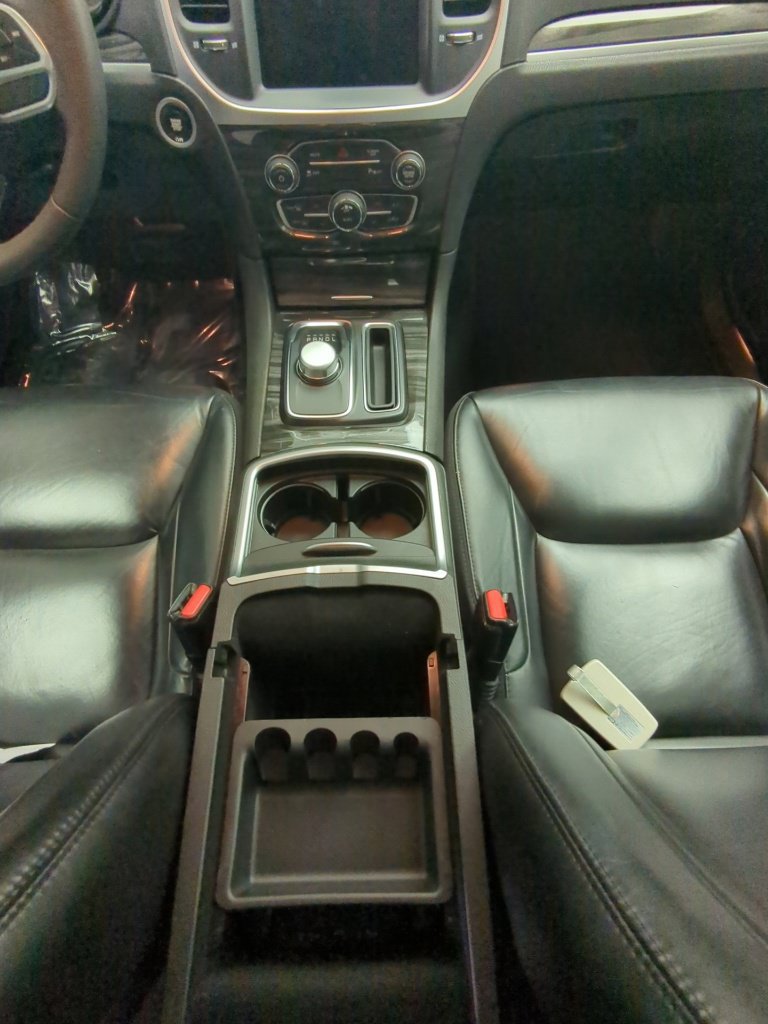 Used 2022 Chrysler 300 Touring L RWD image 27