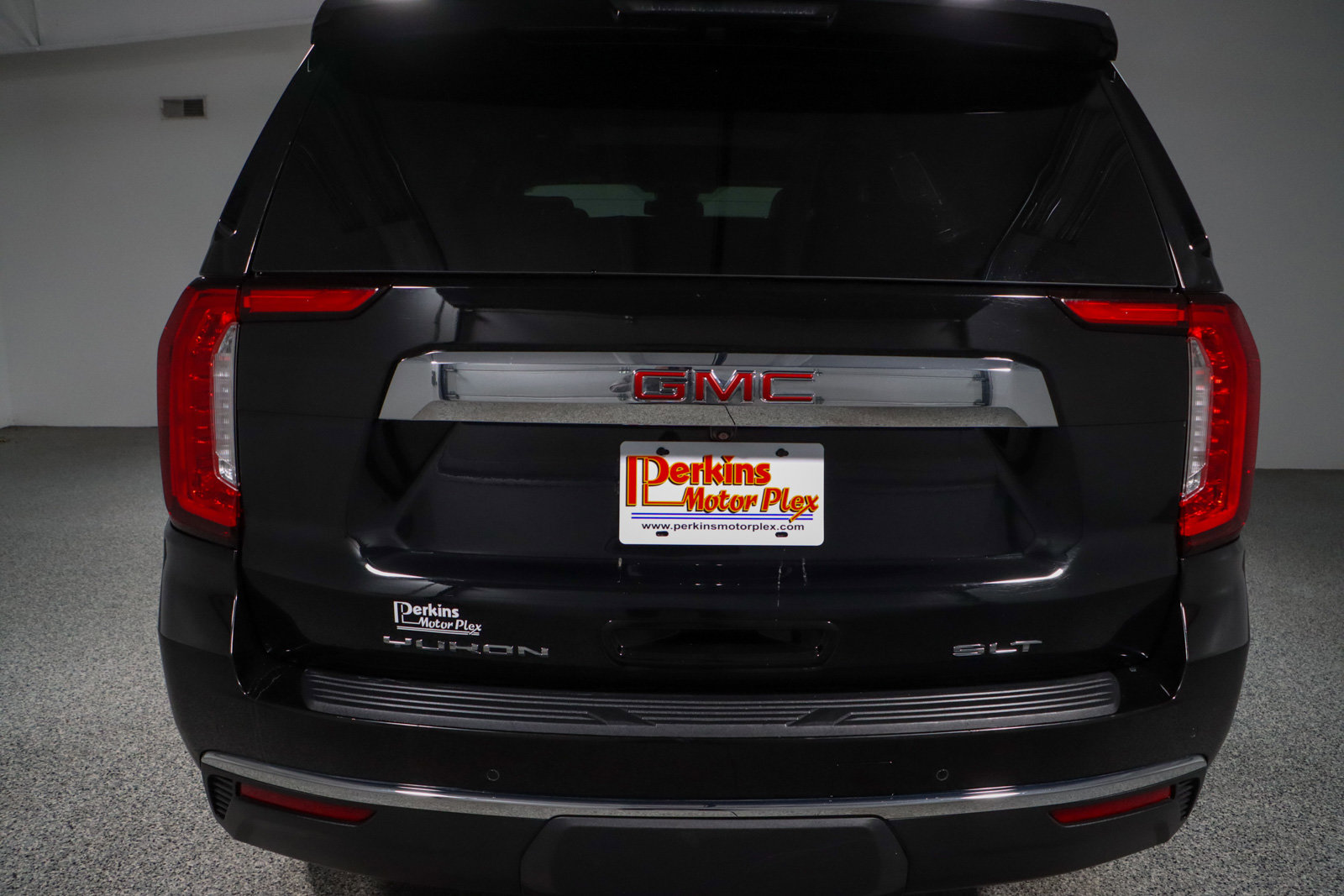 Used 2023 GMC Yukon SLT w/ SLT Luxury Package image 8