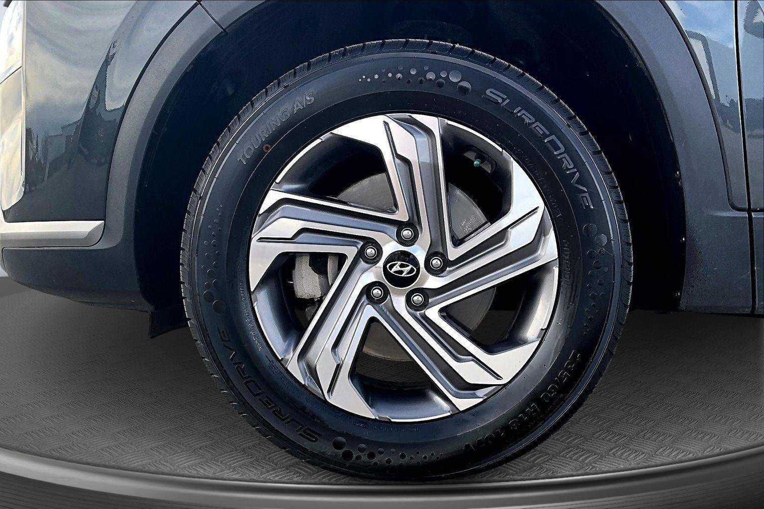 Used 2023 Hyundai Santa Fe SE image 9