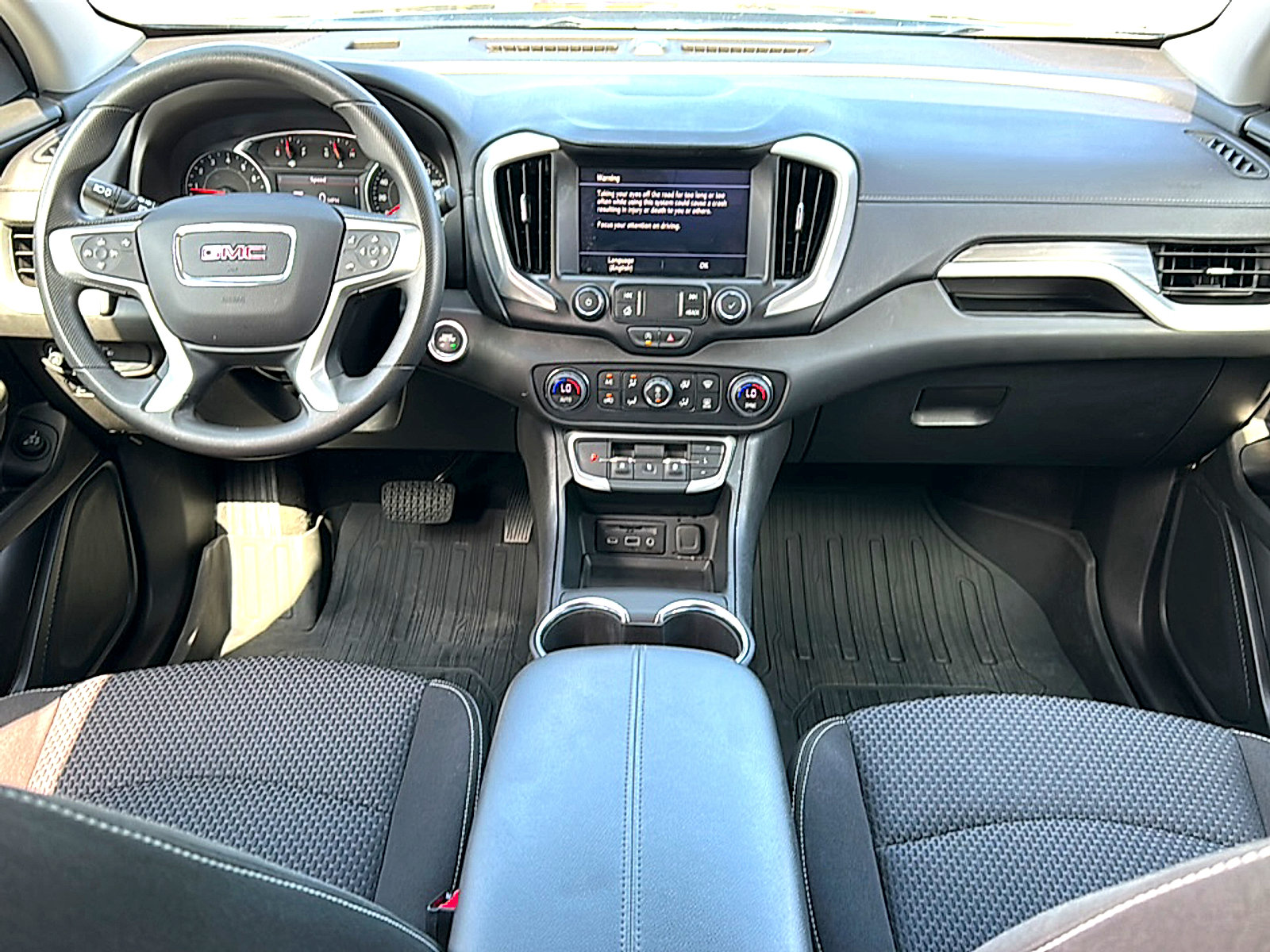 Used 2024 GMC Terrain SLE w/ Driver Convenience Package FWD image 20