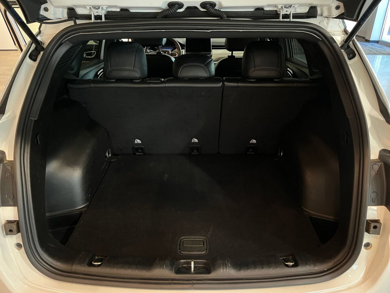 Used 2025 Jeep Compass Limited AWD/4WD image 31