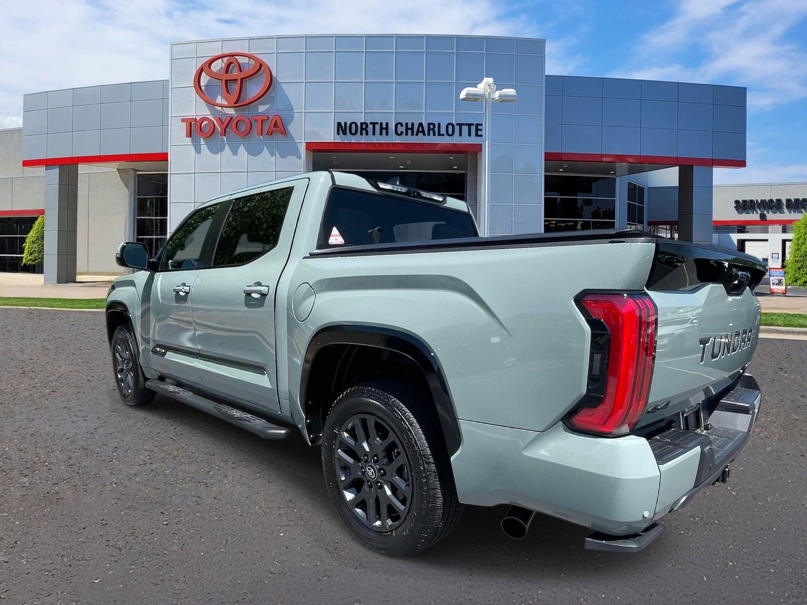 Used 2025 Toyota Tundra Platinum AWD/4WD image 4