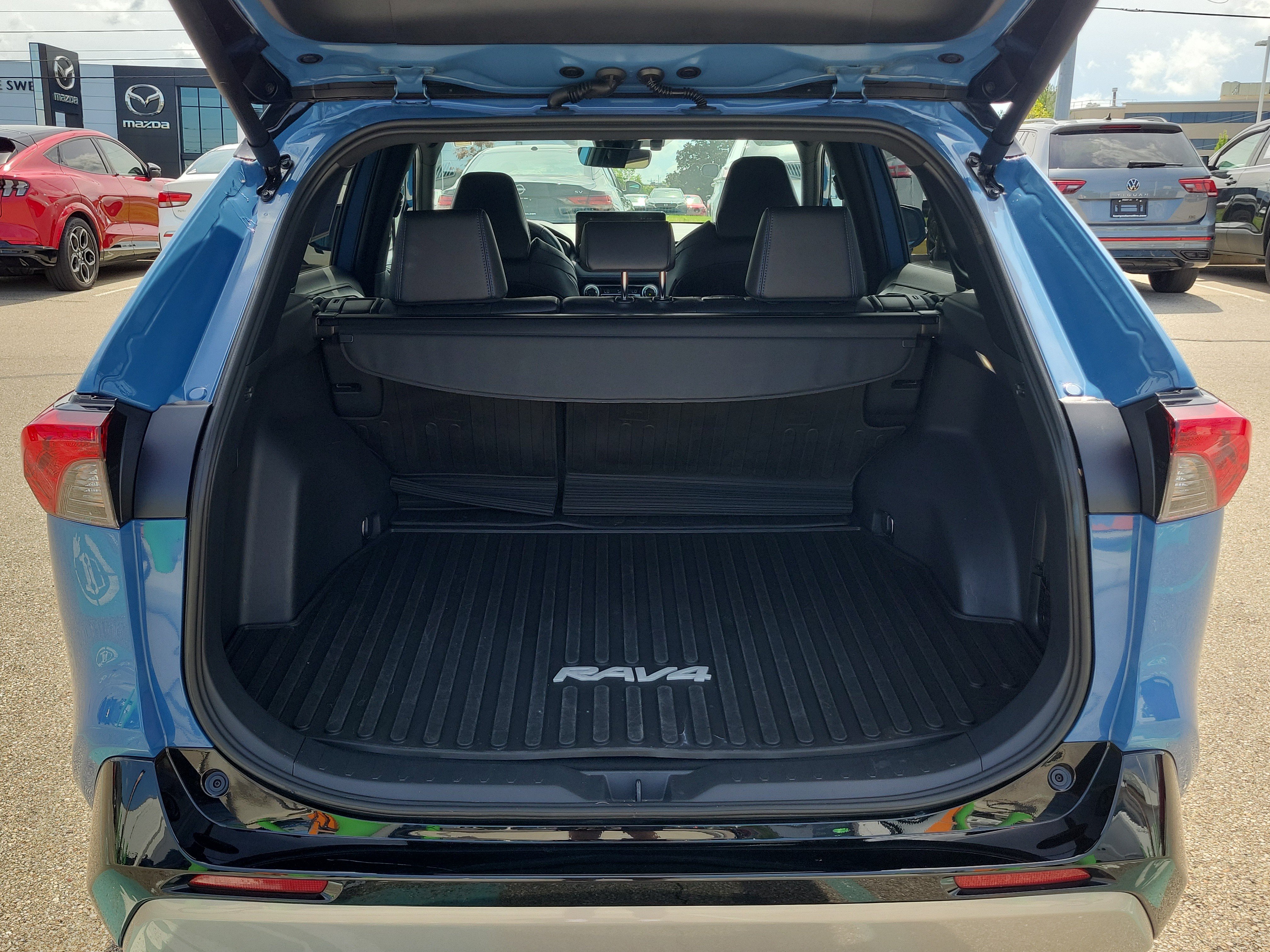 Used 2024 Toyota RAV4 XSE w/ Weather Package AWD/4WD image 8