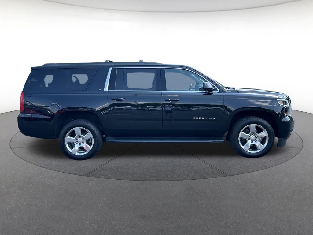 Used 2019 Chevrolet Suburban LT w/ Luxury Package AWD/4WD image 7