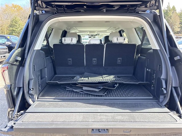 New 2025 Lincoln Navigator L Reserve image 12