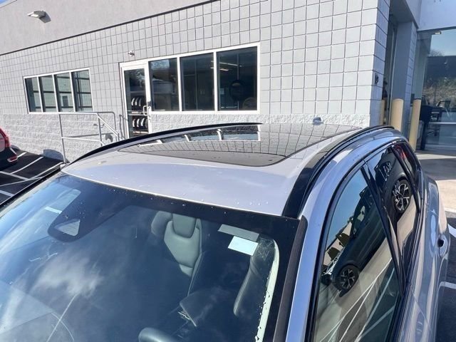 Used 2023 Volvo XC60 B5 Plus w/ Climate Package image 15