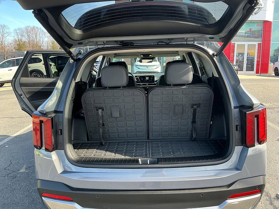 Used 2025 Kia Sorento EX image 26