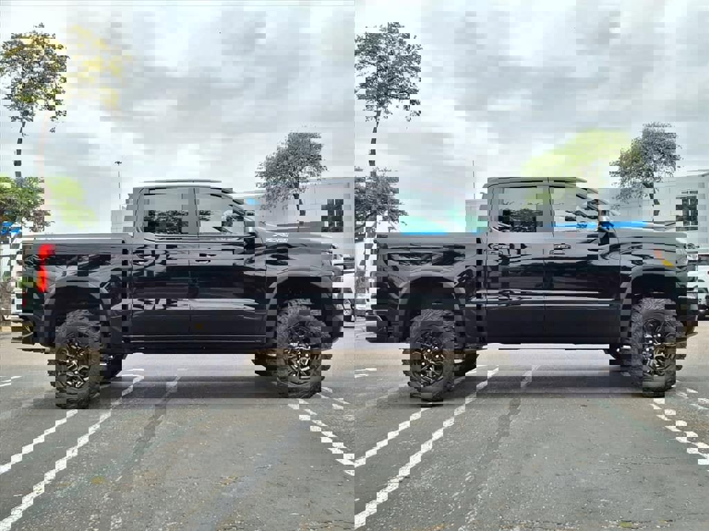 New 2026 Chevrolet Silverado 1500 ZR2 image 3
