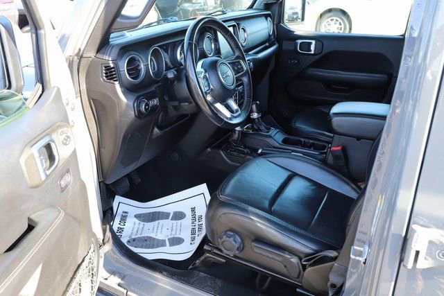 Used 2018 Jeep Wrangler Unlimited Sahara w/ Dual Top Group AWD/4WD image 12