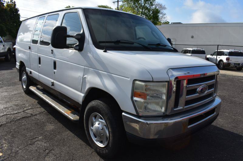 Used 2008 Ford E-250 and Econoline 250 RWD image 2