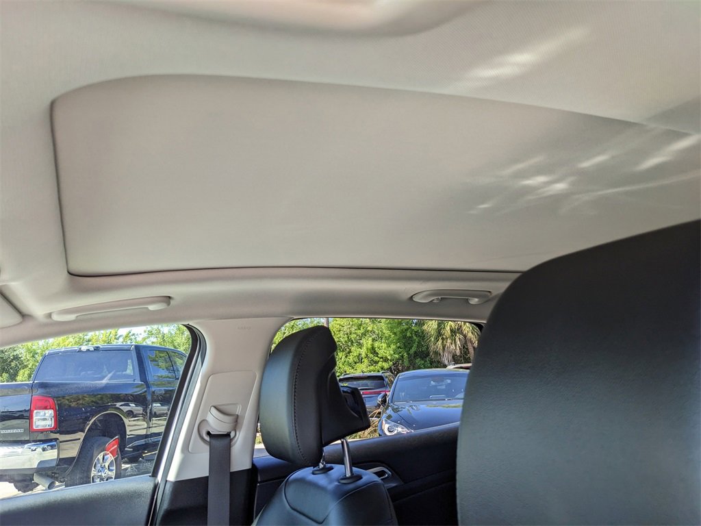 Certified 2025 Kia Sportage SX image 24