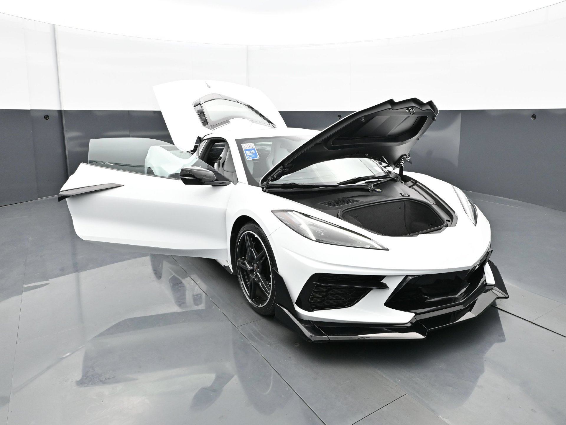 Used 2022 Chevrolet Corvette Stingray Coupe w/ Z51 Performance Package RWD image 41