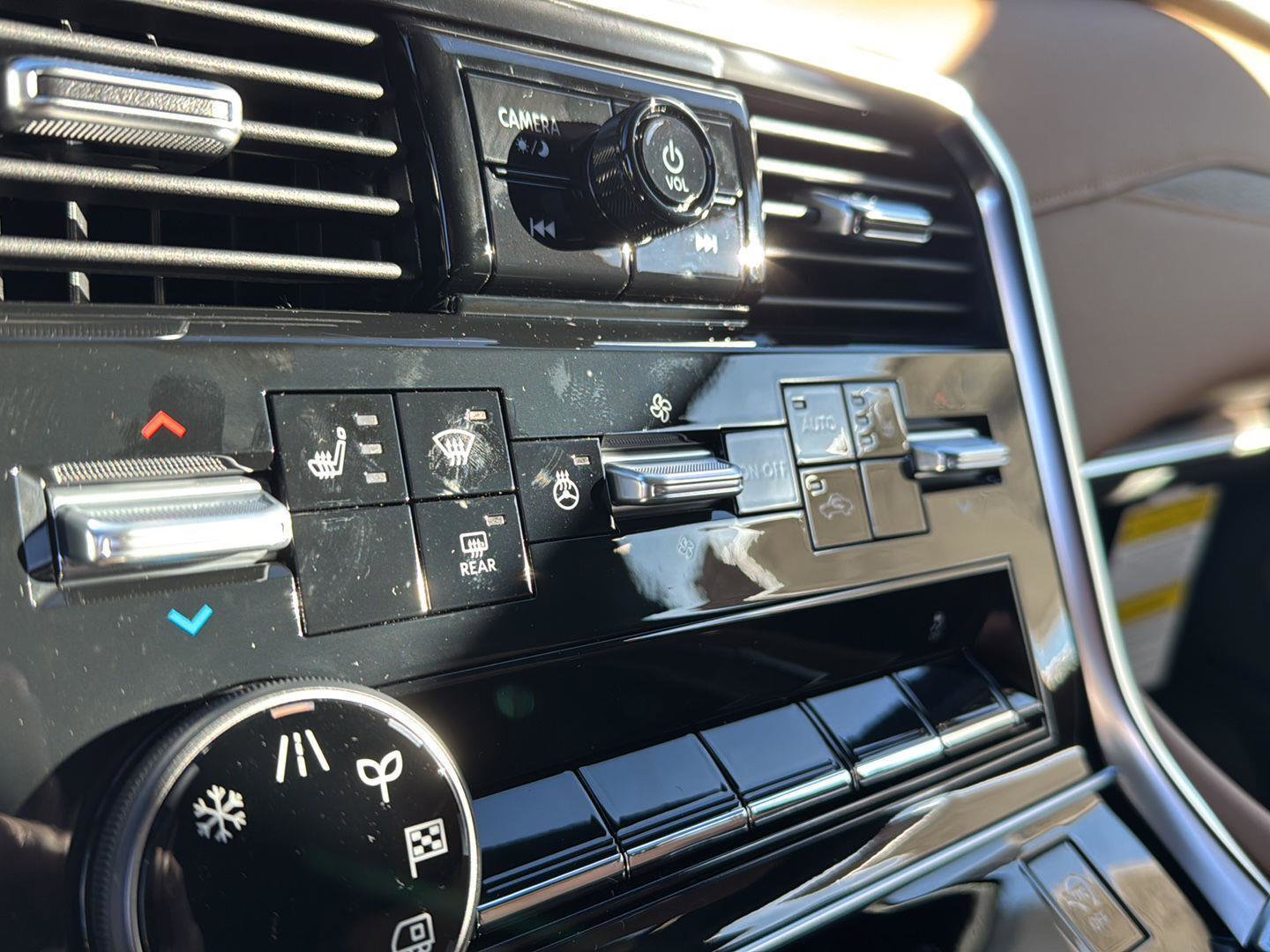 New 2026 Nissan Armada SL w/ Captain's Chari Seat Package image 26