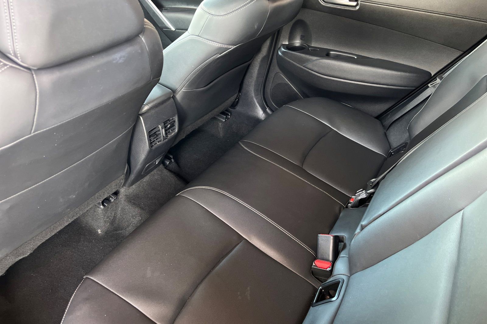 Used 2024 Toyota Corolla Cross XLE image 12