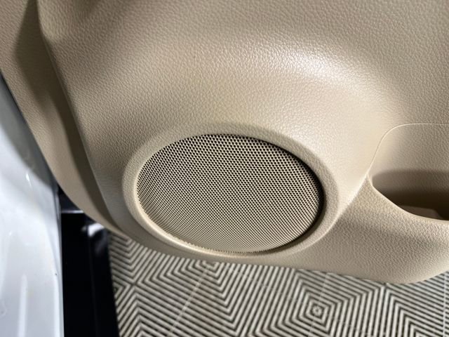 Used 2016 Nissan Rogue SV w/ SV Premium Package image 39