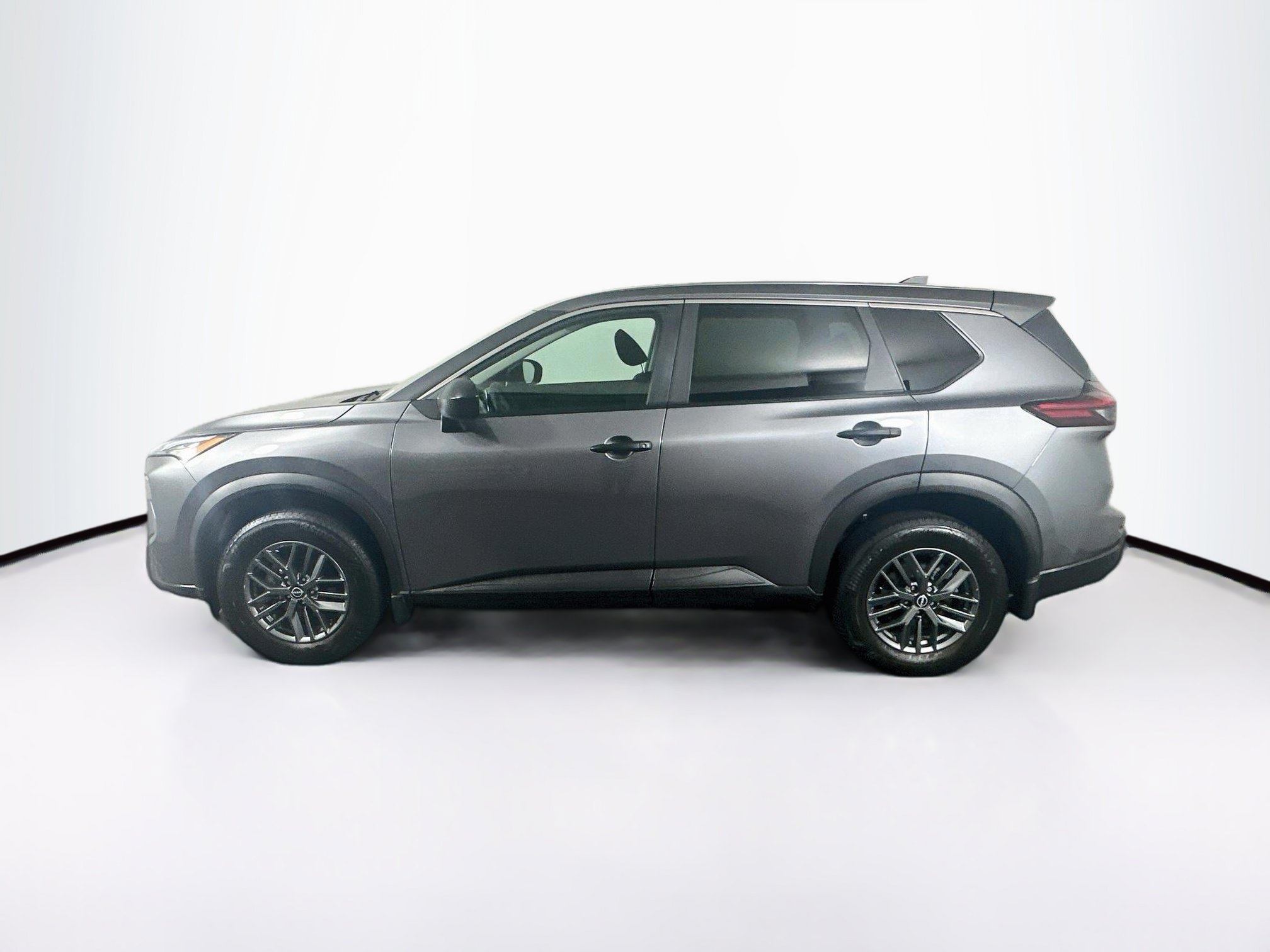 Used 2025 Nissan Rogue S FWD image 4