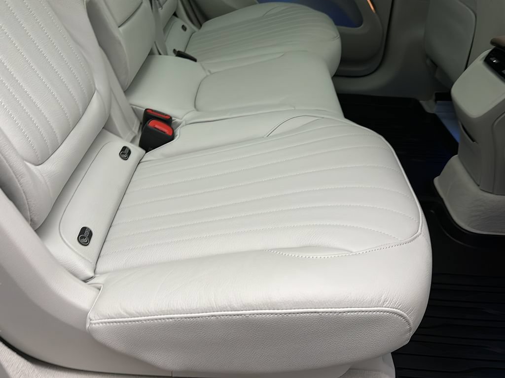 Used 2023 Mercedes-Benz EQS 580 4MATIC SUV image 18