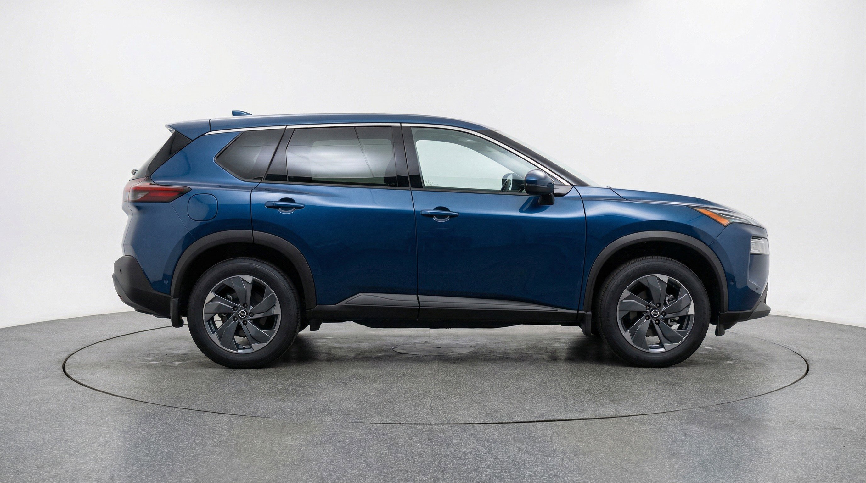 Used 2025 Nissan Rogue SV FWD image 11