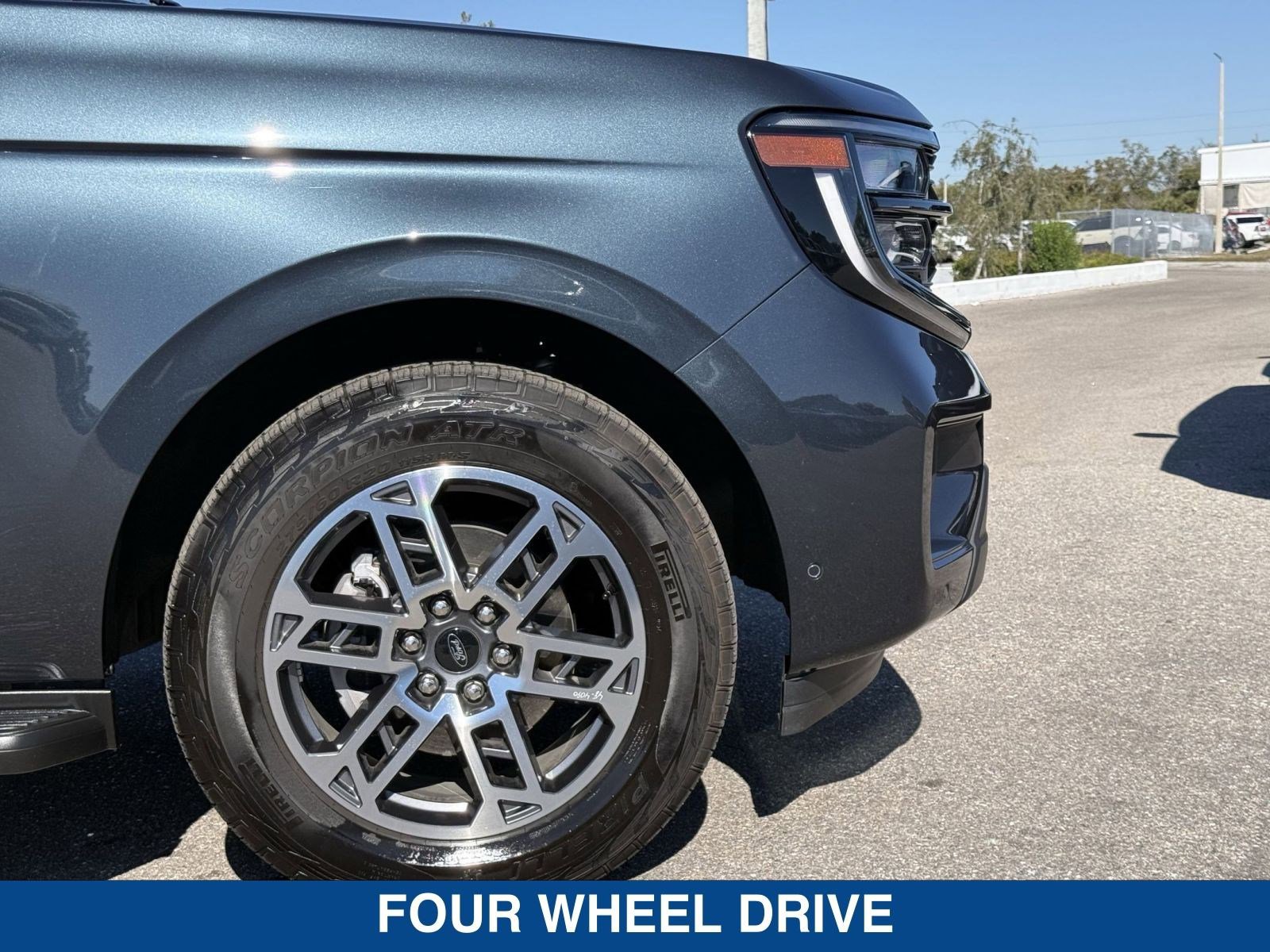 Certified 2025 Ford Expedition Active image 11