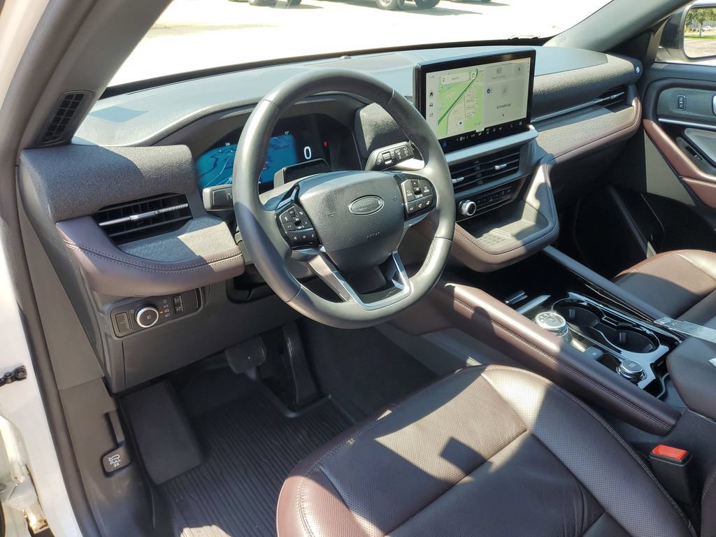Used 2025 Ford Explorer Platinum AWD/4WD image 19