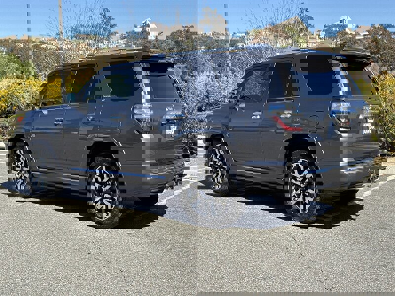 Used 2015 Toyota 4Runner Limited image 4