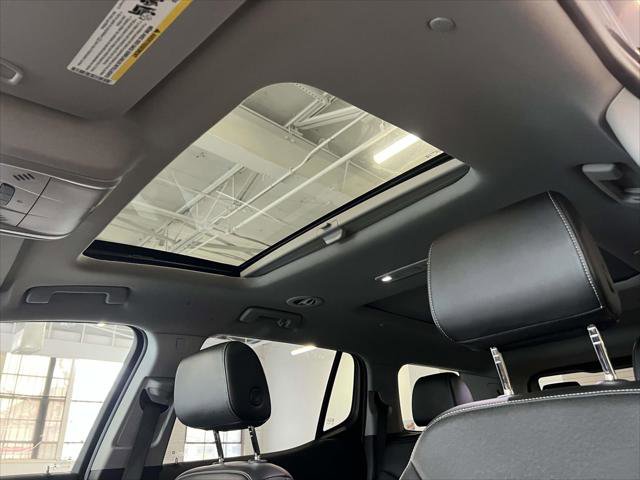 Certified 2022 GMC Acadia SLT w/ Technology Package image 23