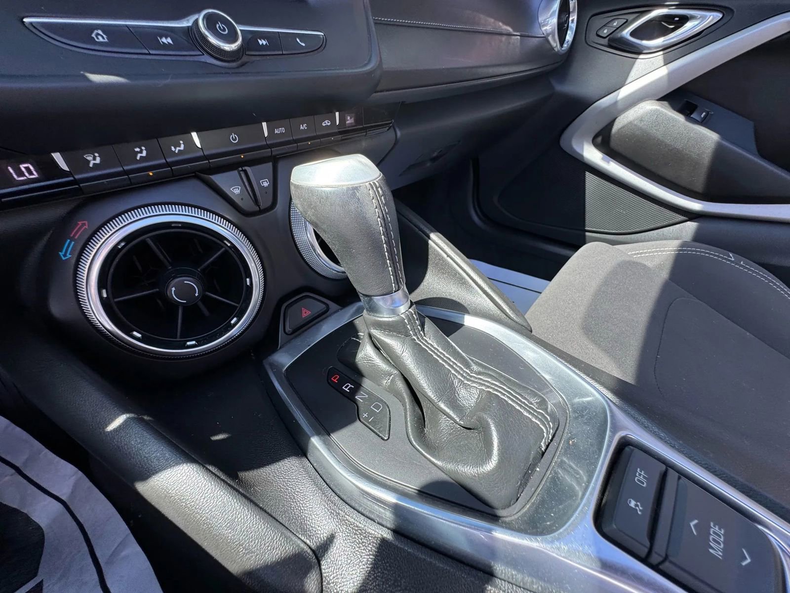 Used 2018 Chevrolet Camaro LT RWD image 28