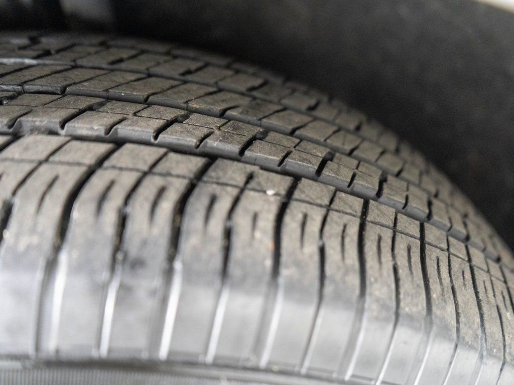 Used 2024 Chrysler Pacifica Select image 34